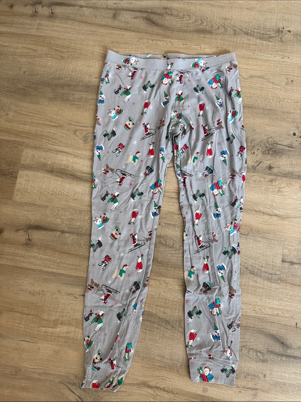 Women's Gray Holiday Print PJ Set Medium